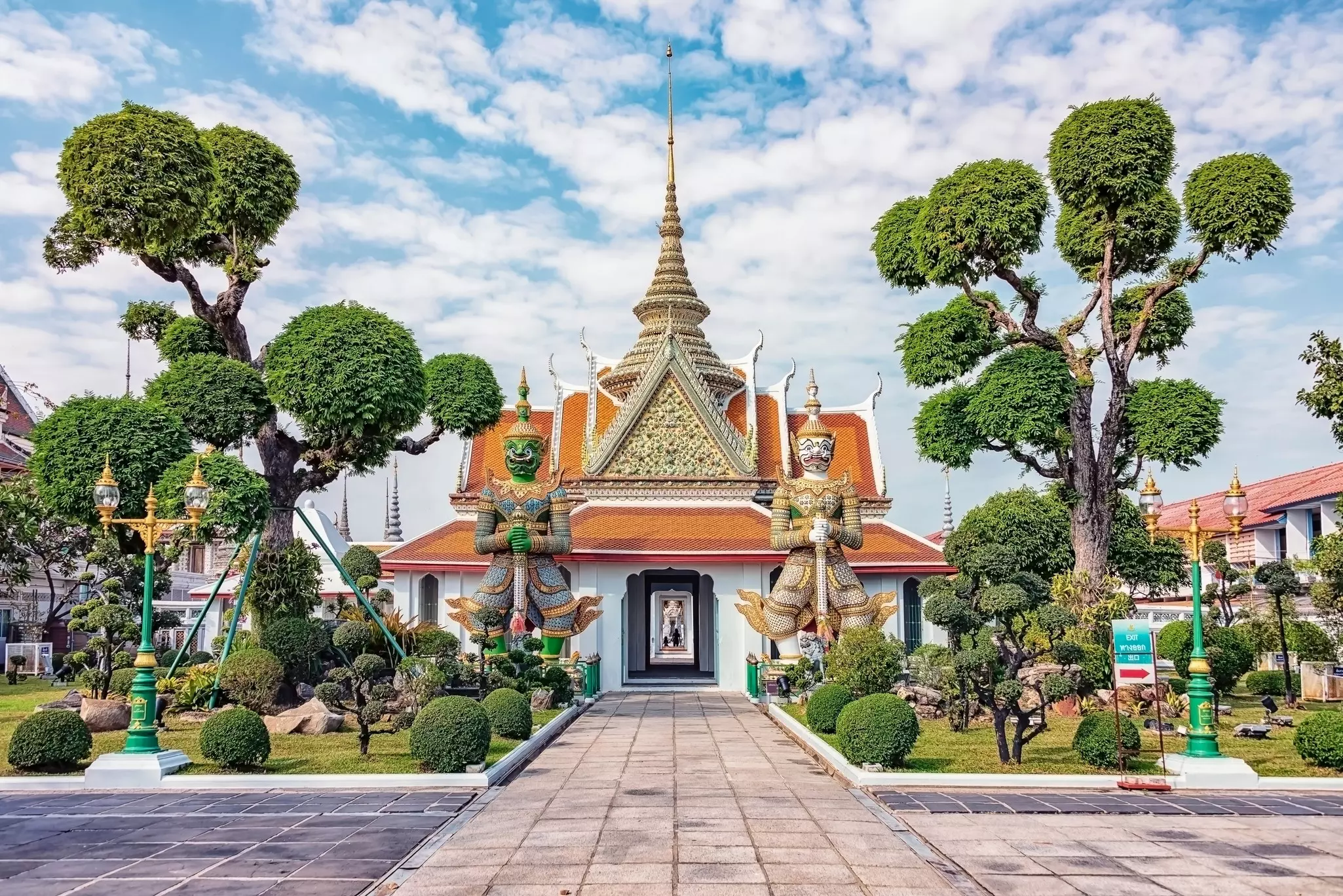 Wat Arun Temple in Bangkok, Thailand. Stockbym/Shutterstock