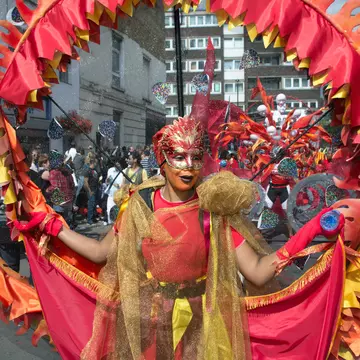 Performer takes part in the Notting Hill Carnival © jbor/Shutterstock