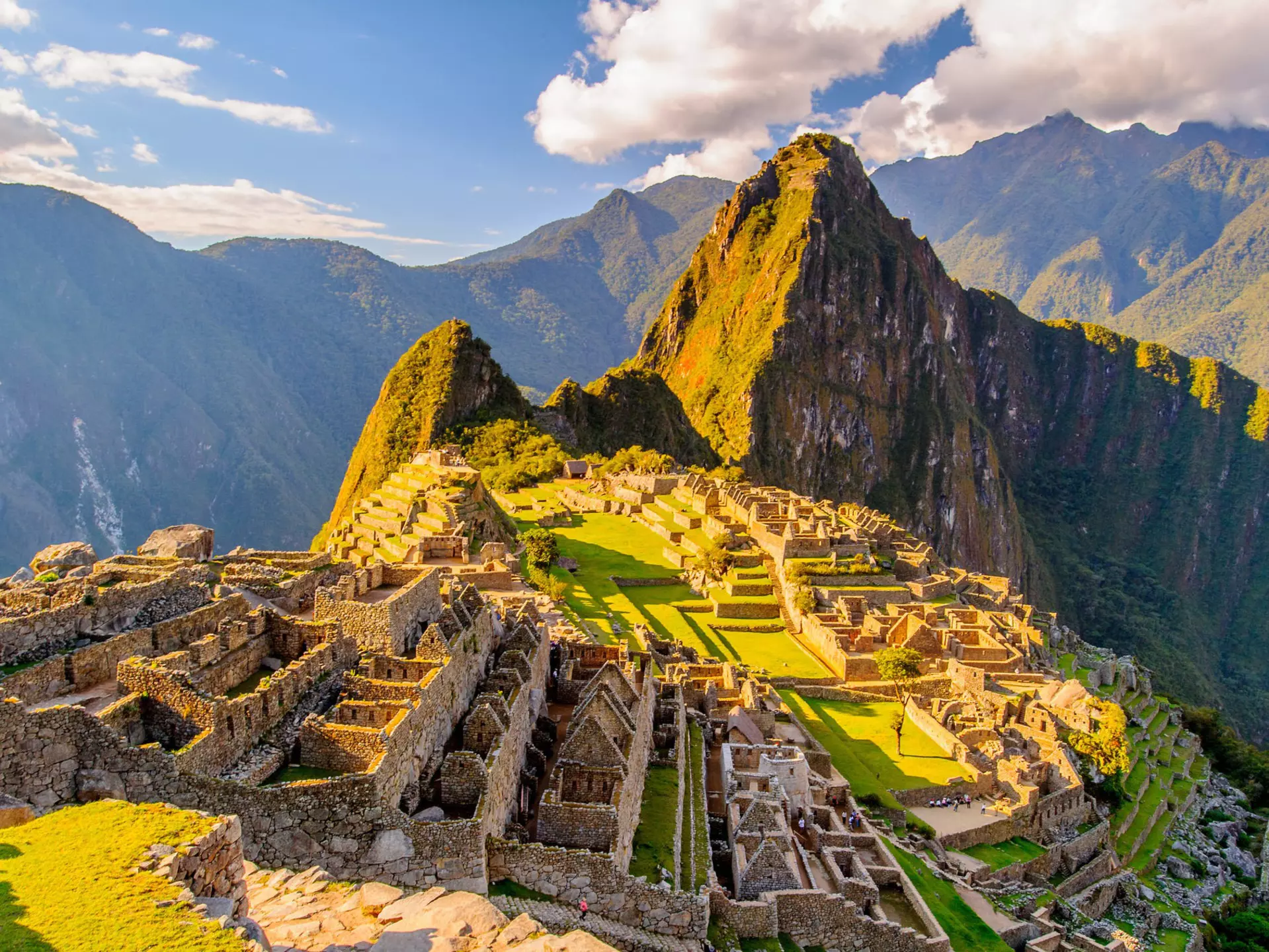 The afternoon sun bathing Machu Picchu in a warm light ©Anton_Ivanov/Shutterstock