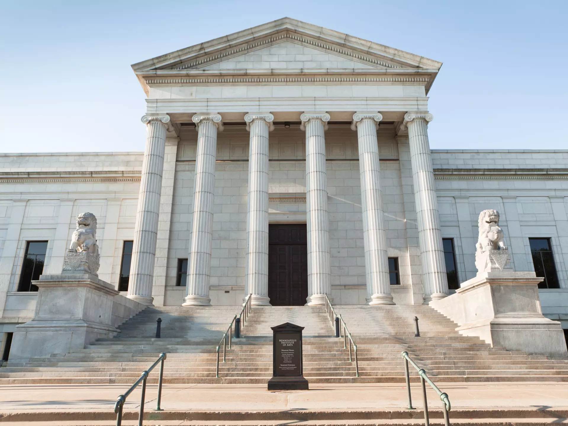 Exterior view of the Minneapolis Institute of Art in Minneapolis, Minnesota