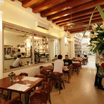 Broth Cafe interior.