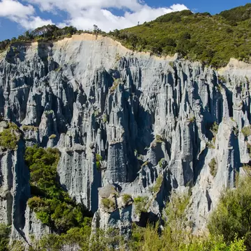 Putangirua Pinnacles Scenic Reserve, New Zealand. North Island  License Type: media  Download Time: 2023-05-12T08:33:55.000Z  User: mvm_lonelyplanet  Is Editorial: No  purchase_order:   