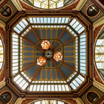 Pride in Europe: An iconic red double-decker bus drives the route of London Pride © Kalamurzing / Shutterstock