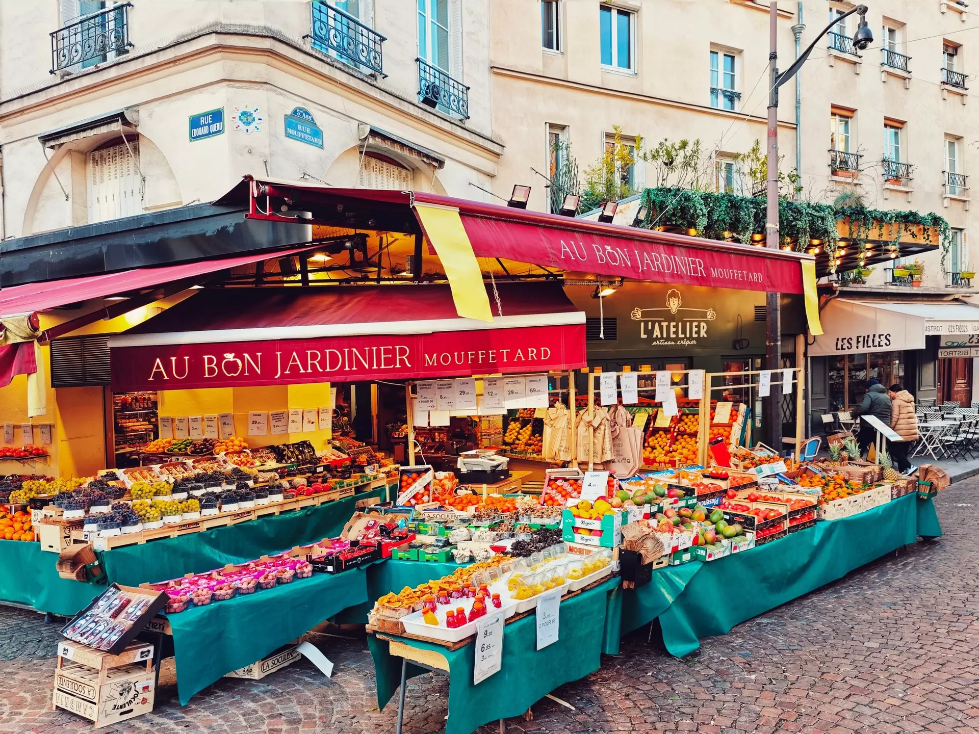 It's easy to buy tasty takeaways or bread, cheese, and charcuterie to bring with you on a day exploring. OKcamera/Shutterstock