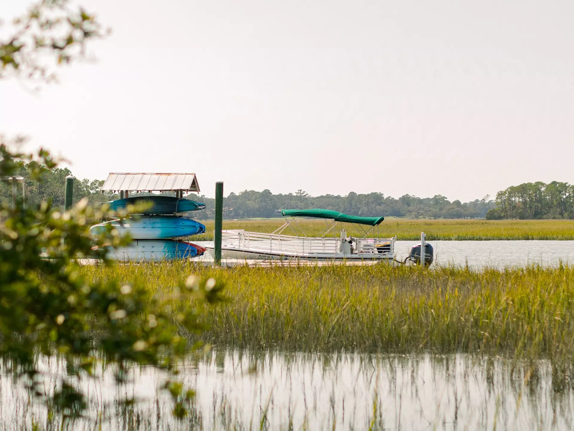 Boating on the Kiawah River. Elizabeth Foley/Shutterstock