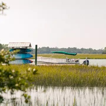 Boating on the Kiawah River. Elizabeth Foley/Shutterstock