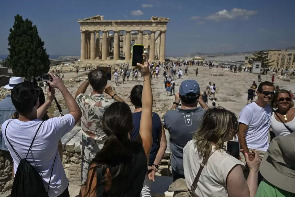 The Parthenon Temple at the Acropolis, trialling the number of visitors permitted on site  © Louisa Gouliamaki/AFP via Getty Images