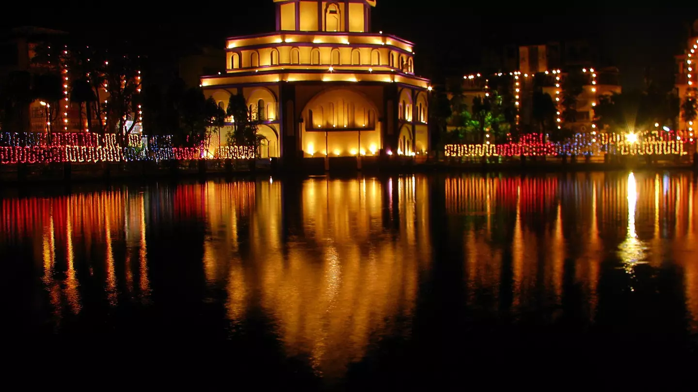 Durga puja pandal in kolkata at night.