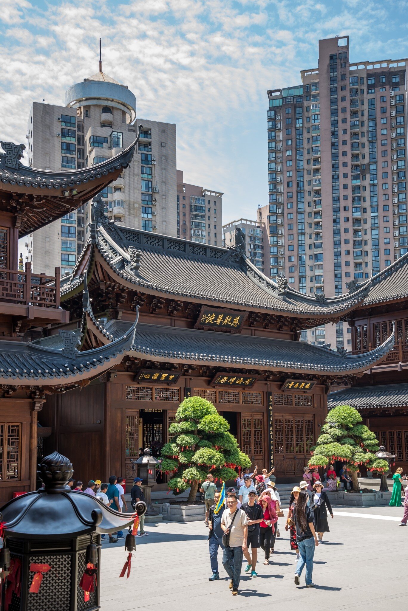 Shanghai, China - 06.10.2025: The Jade Buddha Temple, a Buddhist temple located in Shanghai. It houses two Buddha statues brought from Burma by the monk Huigen. Built in 1882. Rebuilt in 1928., License Type: media, Download Time: 2026-08-25T19:16:14.000Z, User: LP_NZhan, Editorial: true, purchase_order: 65050 - Digital Destinations and Articles, job: App Content, client: Lonely Planet  App, other: Nadine Zhan