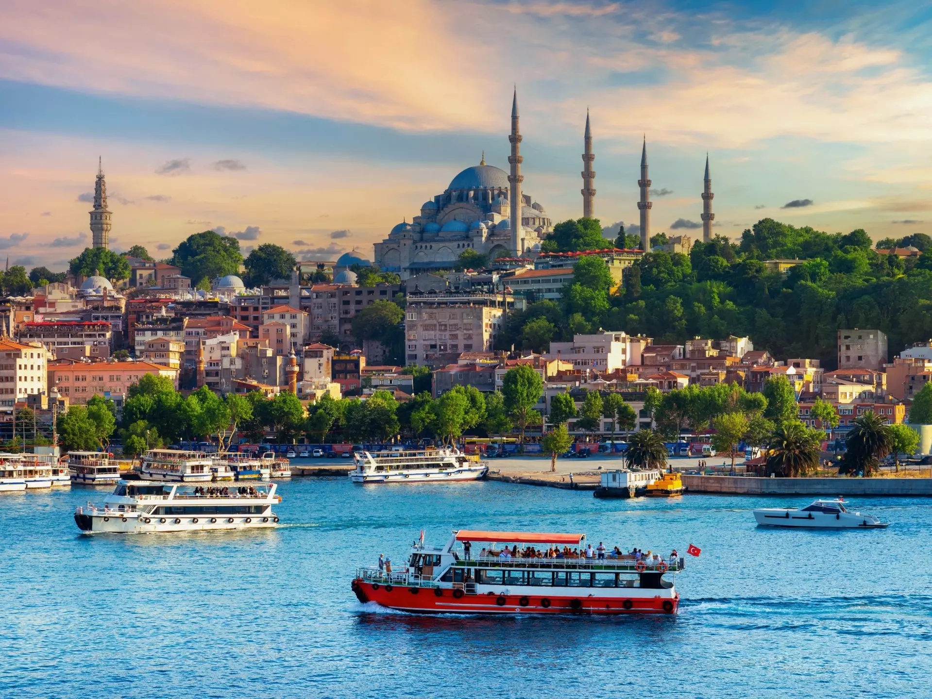 Touristic sightseeing ships in istanbul city, Turkey., License Type: media, Download Time: 2025-10-28T13:40:59.000Z, User: Norma.PrauseBrewer_LonelyPlanet, Editorial: false, purchase_order: 56530 - Guidebooks, job: Global Publishing WIP, client: Journey - Orient Express - 1, other: Norma Brewer