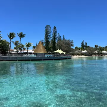 ÎLOT MAÎTRE, NEW CALEDONIA, DECEMBER 2025.
The lagoon surrounding the DoubleTree By Hilton Noumea Ilot Maitre Resort.