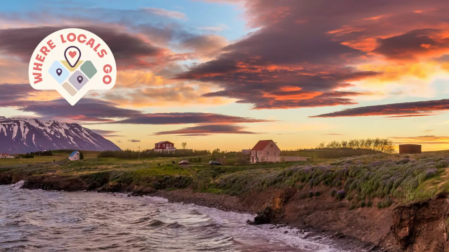 The Arctic village of Hrisey, renowned for its breathtaking sunsets, is among the cherished destinations that Icelanders love to visit © Shutterstock / Gestur Gislason