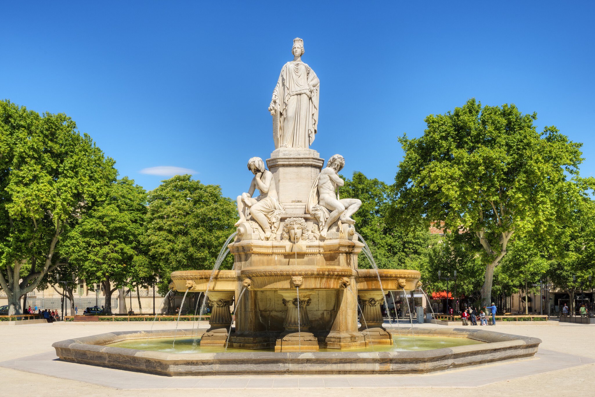 Charles de Gaulle Esplanade, Nimes