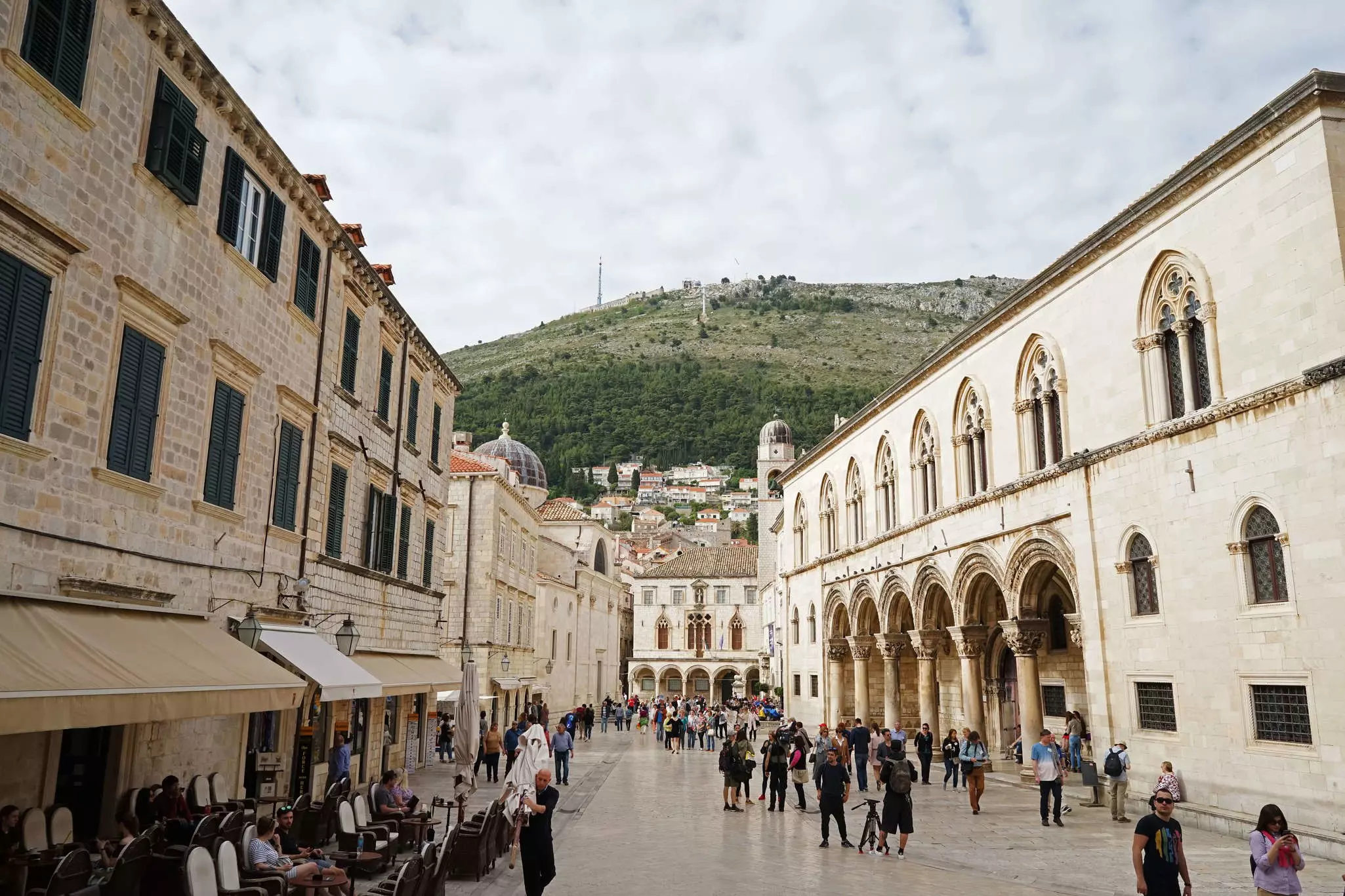 Dubrovnik's old town has many stunning places to see for free, including Gundulić square © chettarin / Shutterstock