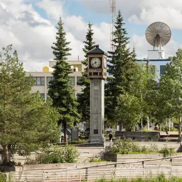 P6K192 Golden Heart Plaza and the Fairbanks Rotary Club Clock, downtown in Fairbanks, Alaska. The downtown plaza was built to celebrate the silver anniversary of Alaska statehood in 1984.
P6K192
Golden, Heart, Plaza, park, downtown, clock, tower, Fairbanks, Alaska, spring, landmark, sightseeing, statue, nobody, no, people, travel, destination, architecture, architectural, building, outdoors, scenic, public, space, general, view, horizontal
**RIGHTS MANAGED** Golden Heart Plaza and the Fairbanks Rotary Club Clock, downtown in Fairbanks, Alaska. The downtown plaza was built to celebrate the silver anniversary of Alaska statehood in 1984.