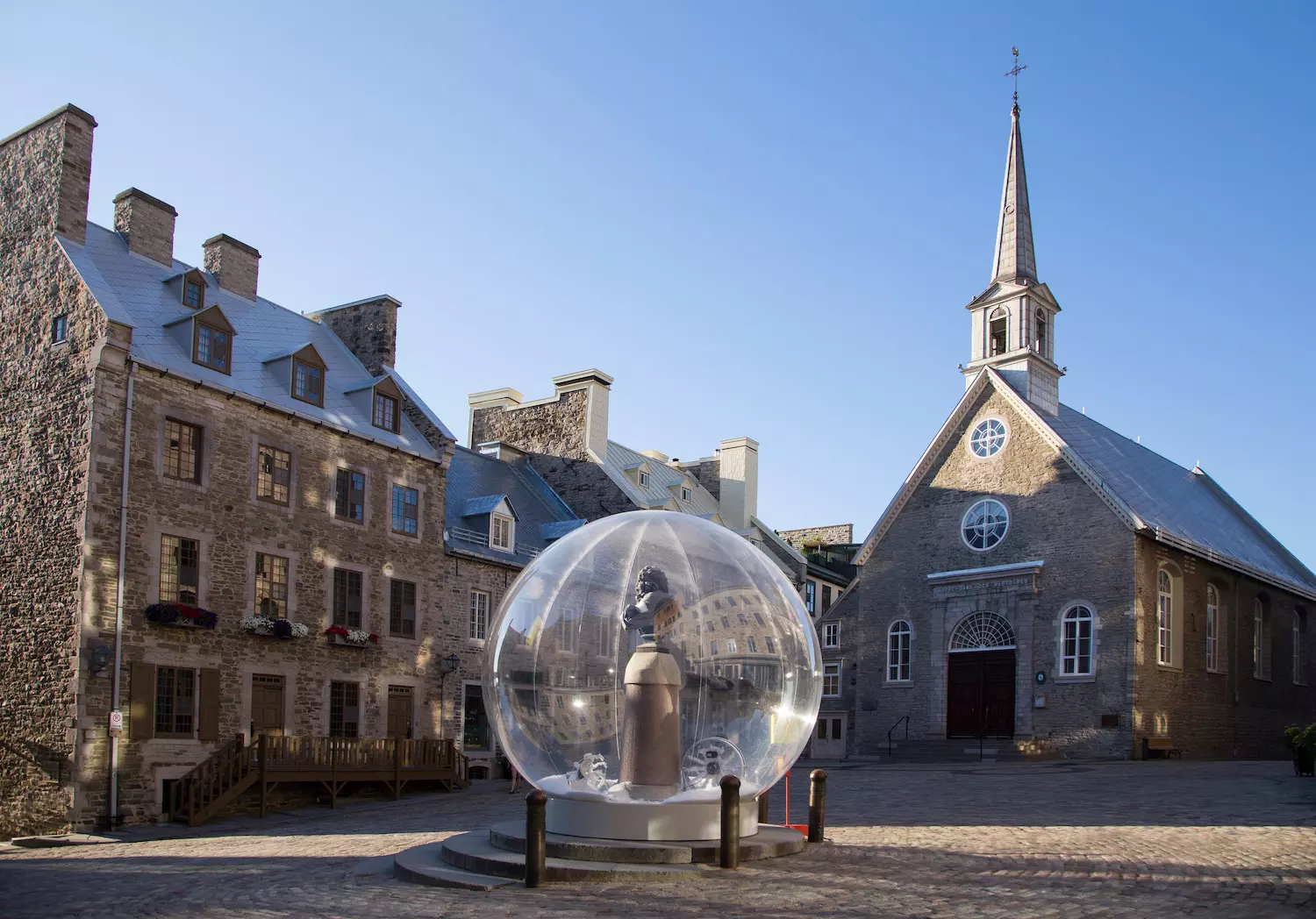 Every summer, weird, wonderful, often moving and always free public artworks pop up around Québec City as part of the Passages Insolites event © Anne Richard / Shutterstock