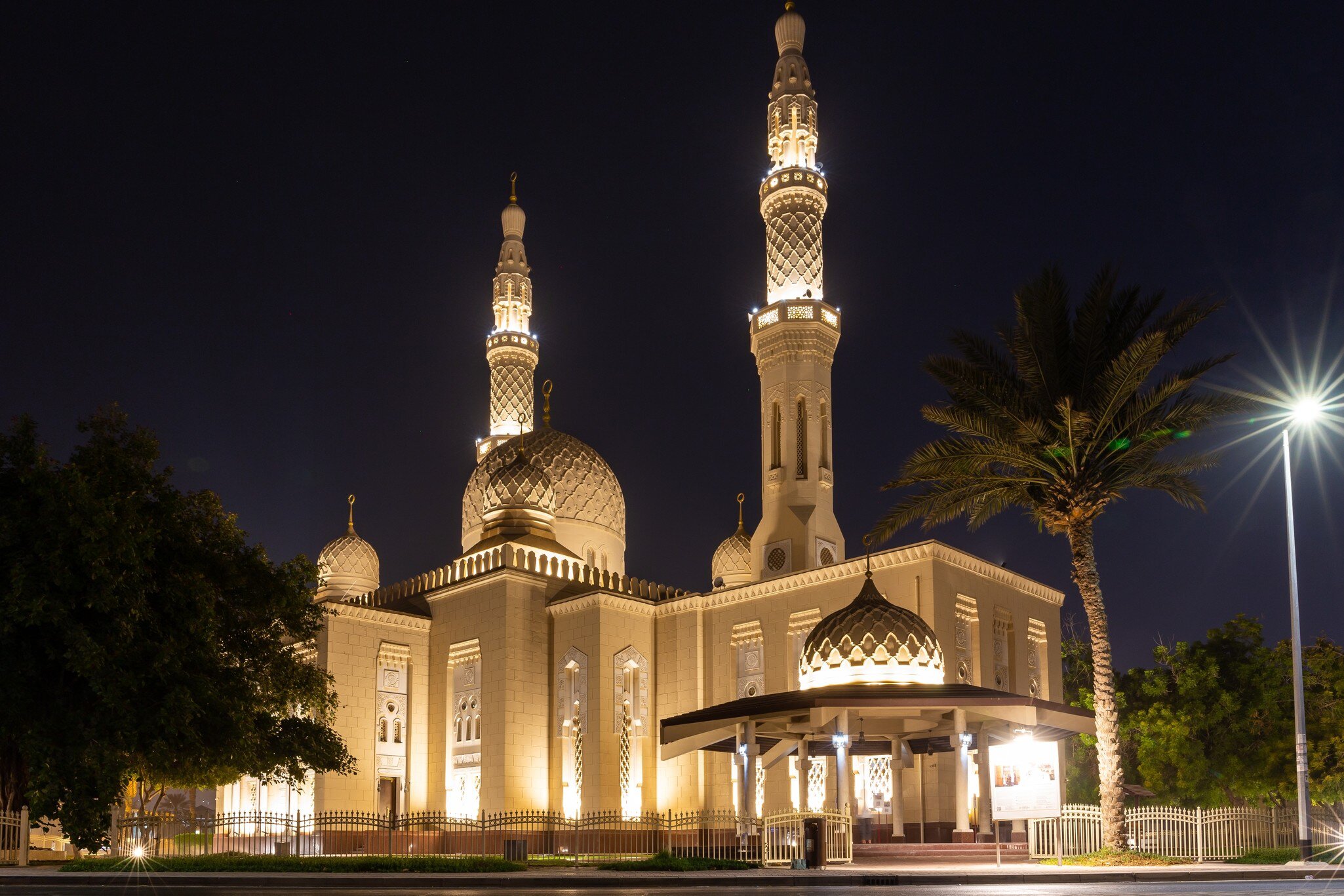 Jumeirah Mosque in Dubai, United Arab Emirates in traditional Fatimid style, illuminated at night.  License Type: media  Download Time: 2024-05-29T06:32:21.000Z  User: claramonitto  Is Editorial: No  purchase_order:   