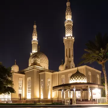 Jumeirah Mosque in Dubai, United Arab Emirates in traditional Fatimid style, illuminated at night.  License Type: media  Download Time: 2024-05-29T06:32:21.000Z  User: claramonitto  Is Editorial: No  purchase_order:   
