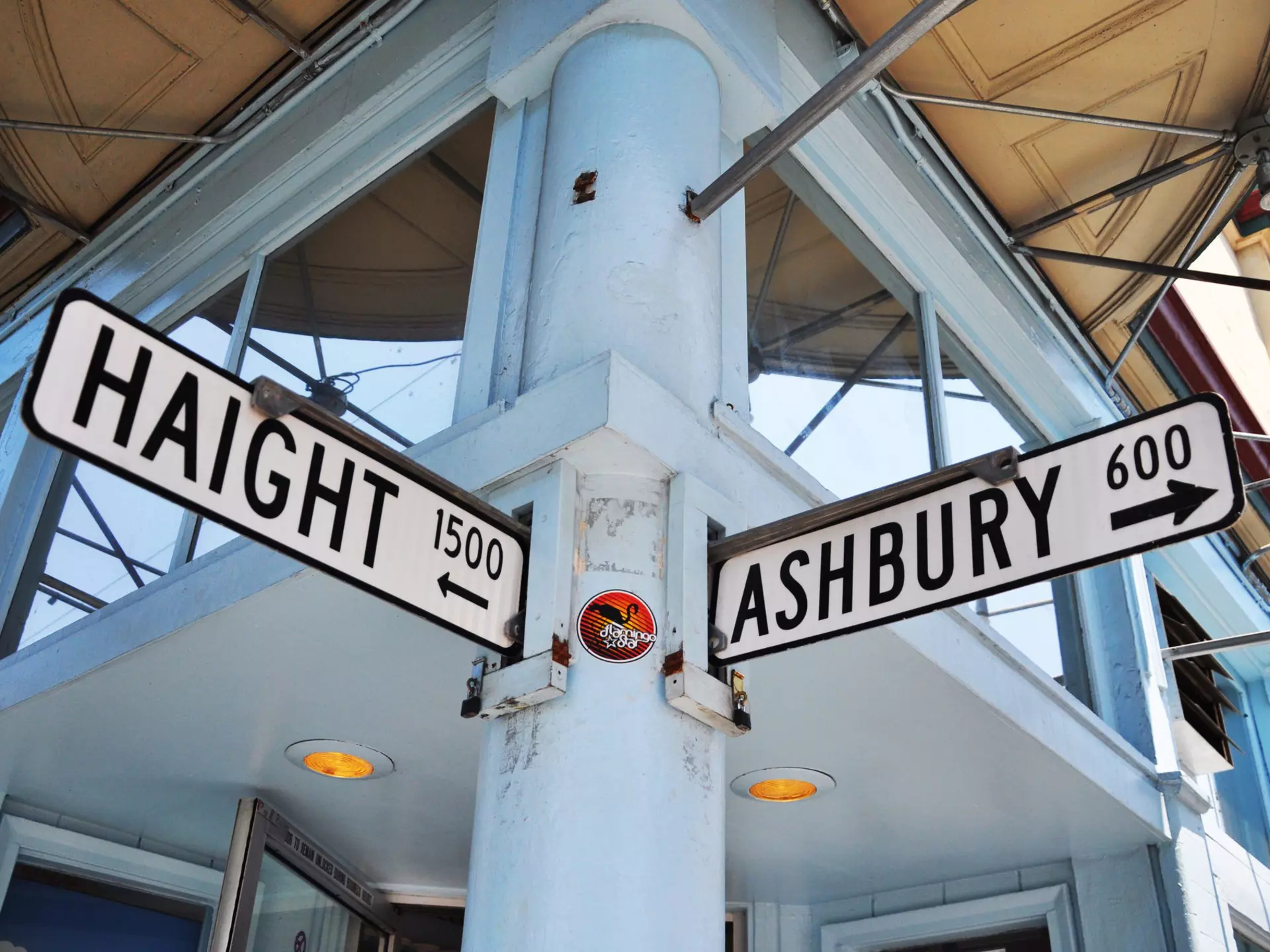 187644772
Gypsy; Haight Ashbury; Street; City; City Street; Hippie; Horizontal; Outdoors; Traffic; Travel Destinations; Travel locations; Photography; Residential District; Direction; Directional Sign; District; District Type; San Francisco - California; San Francisco County; Sign;
The Haight Ashbury intersection street sign in San Francisco