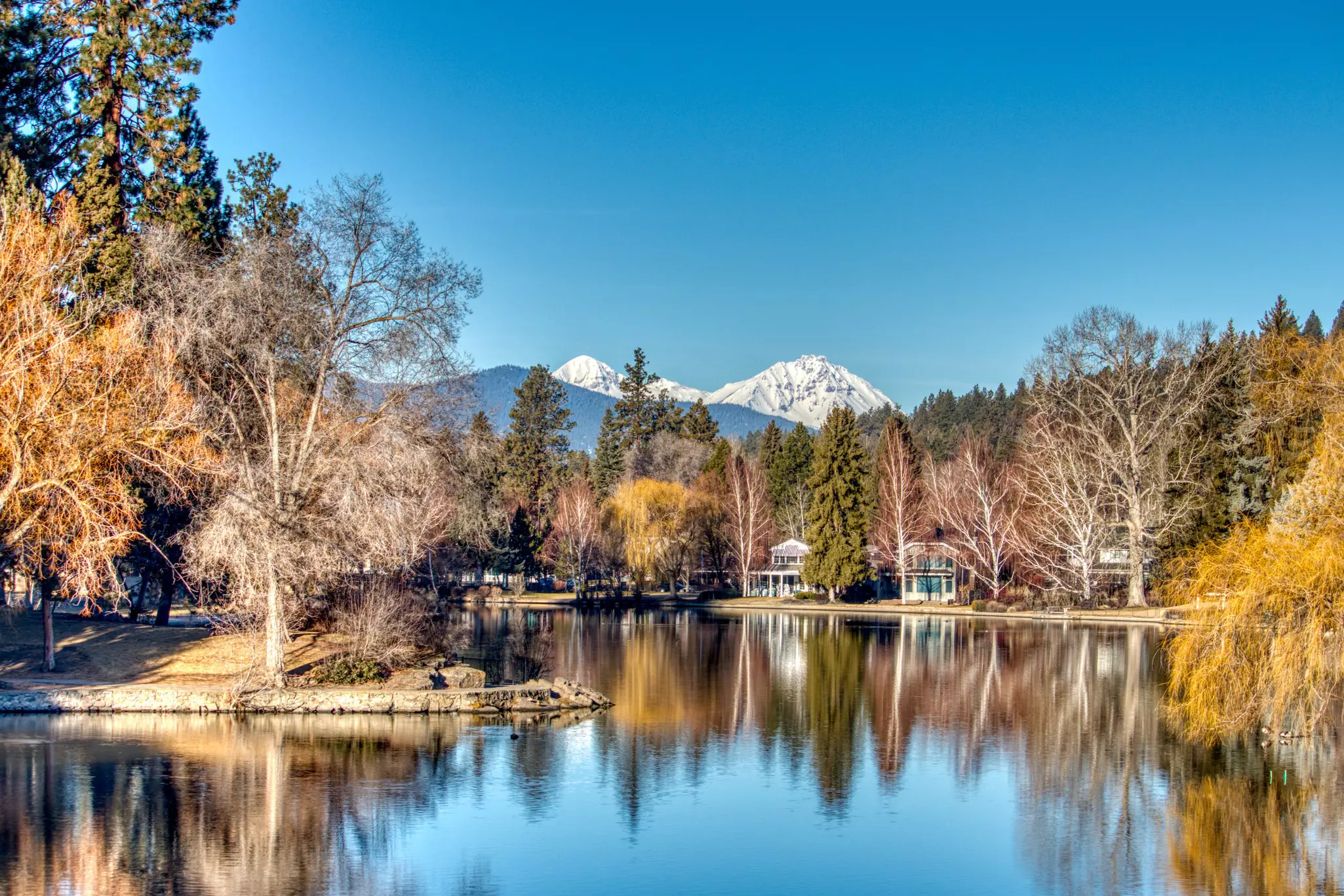 Mirror Pond view in Bend, Oregon along the Deschutes River.