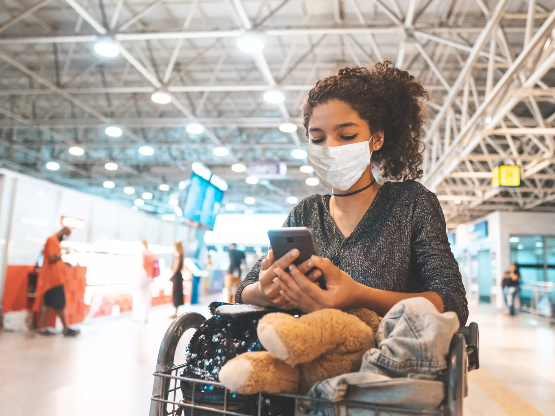 Passengers will have to  wear masks in airports © Pollyana Ventura/Getty Images