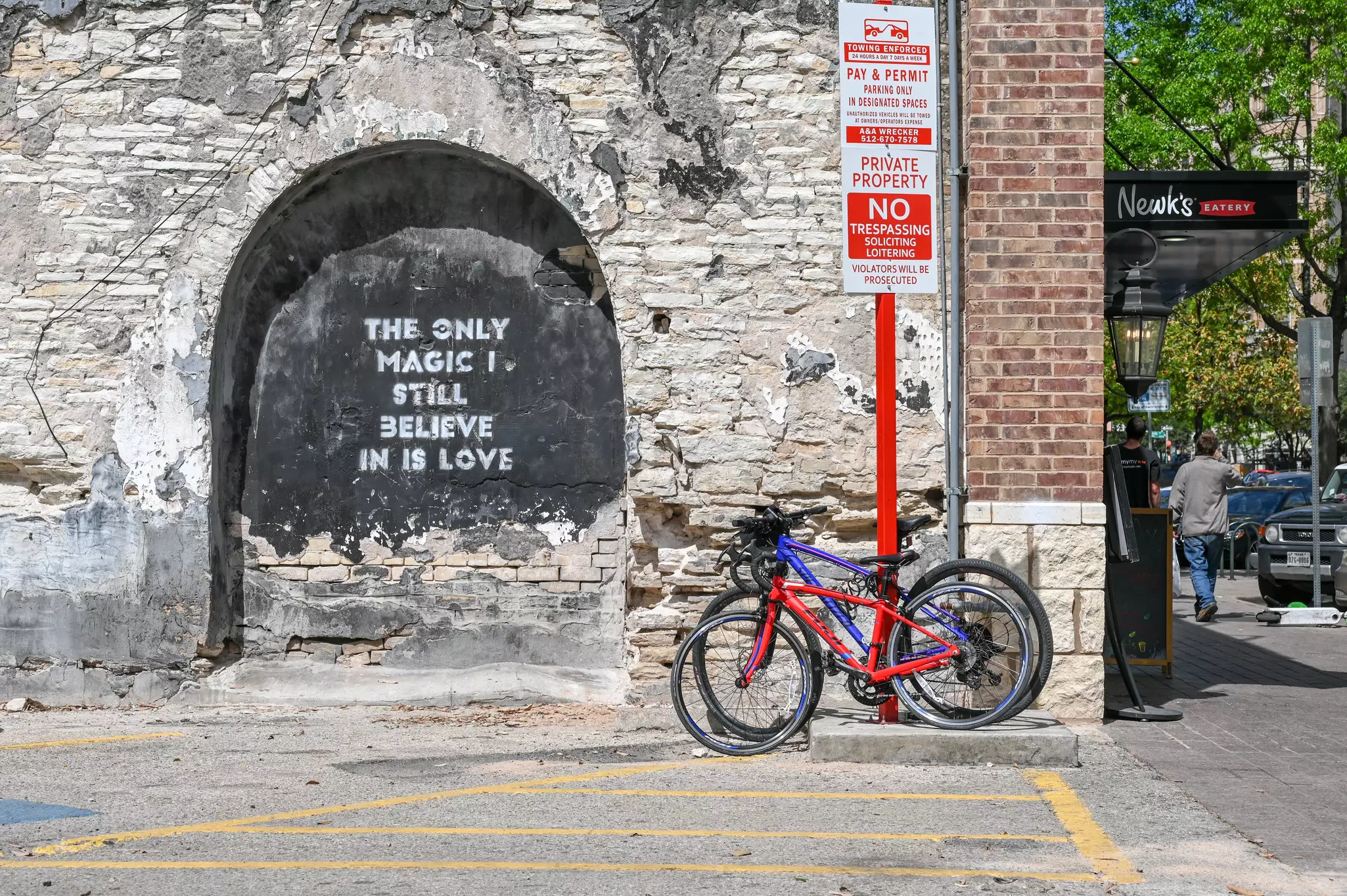 There are 215 miles of bike routes throughout Austin © Shutterstock / Rolf_52