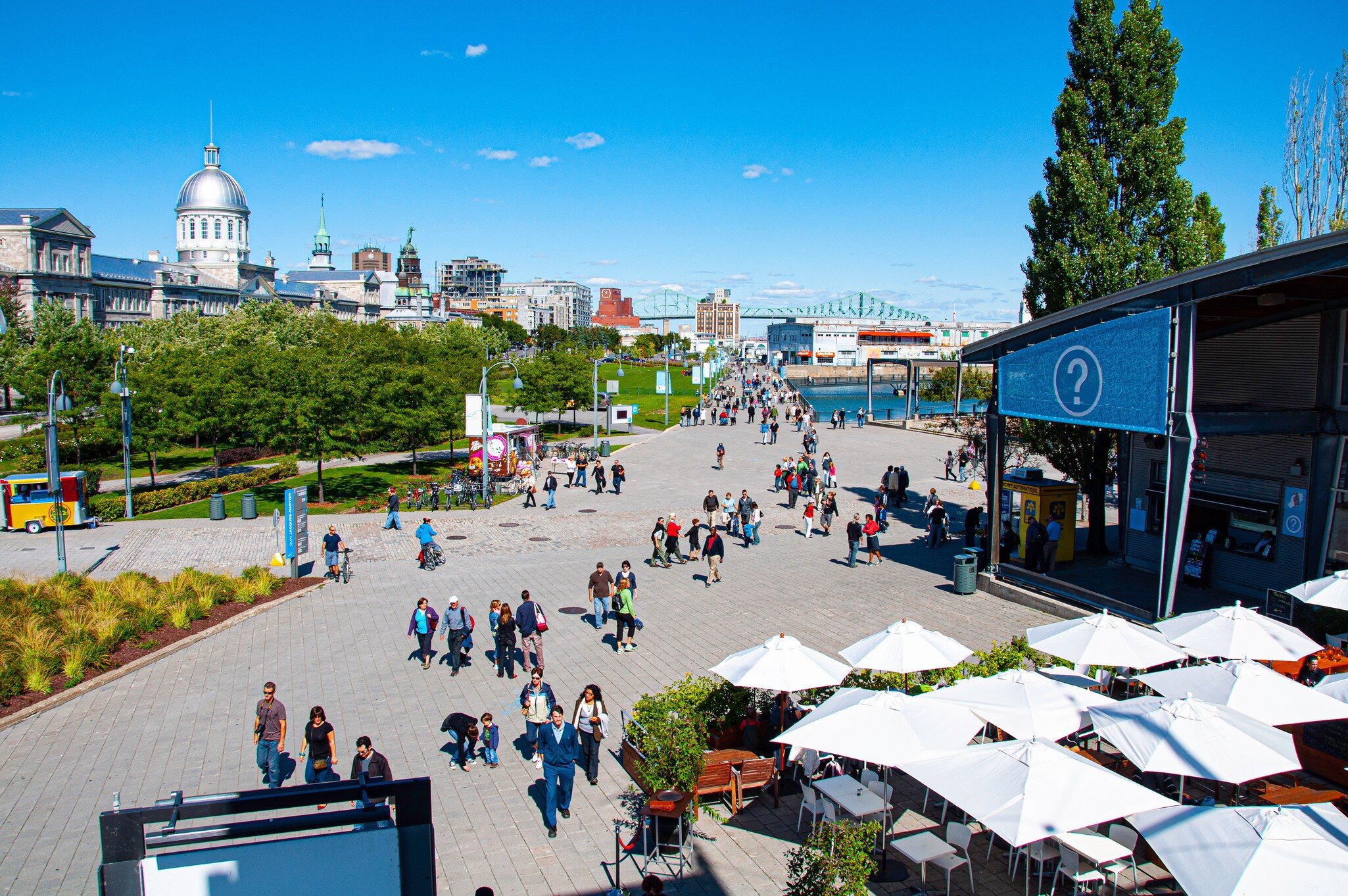 September 17, 2011: Visitors enjoying the last days of summer in the Old Port.