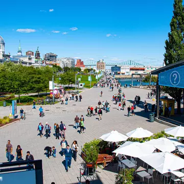 September 17, 2011: Visitors enjoying the last days of summer in the Old Port.