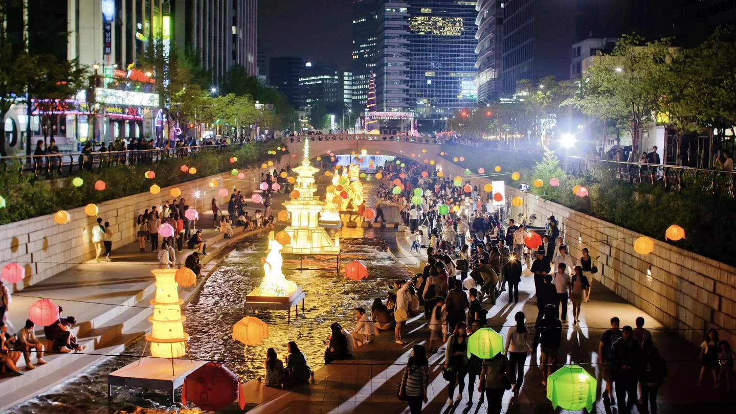 The annual Lantern Festival makes Cheong-gye-cheon park in downtown Seoul particularly delightful – and it’s always free © Mongkol_Chuewong / Shutterstock