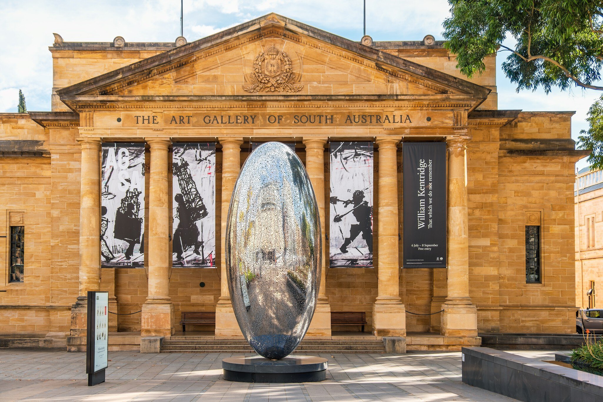 Adelaide, Australia - September 2, 2019:  The Art Gallery of South Australia viewed from North Terrace in Adelaide CBD on a day, License Type: media, Download Time: 2026-04-24T13:38:07.000Z, User: LP_NZhan, Editorial: true, purchase_order: 65050 - Digital Destinations and Articles, job: App content, client: Lonely Planet App, other: Nadine Zhan