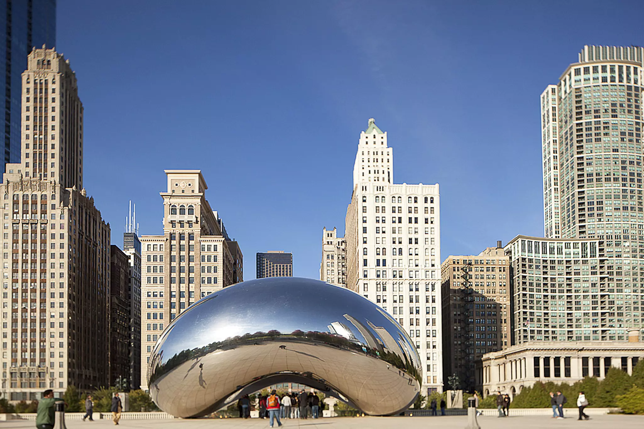 Cloud Gate sculpture in Millennium Park, Chicago.
