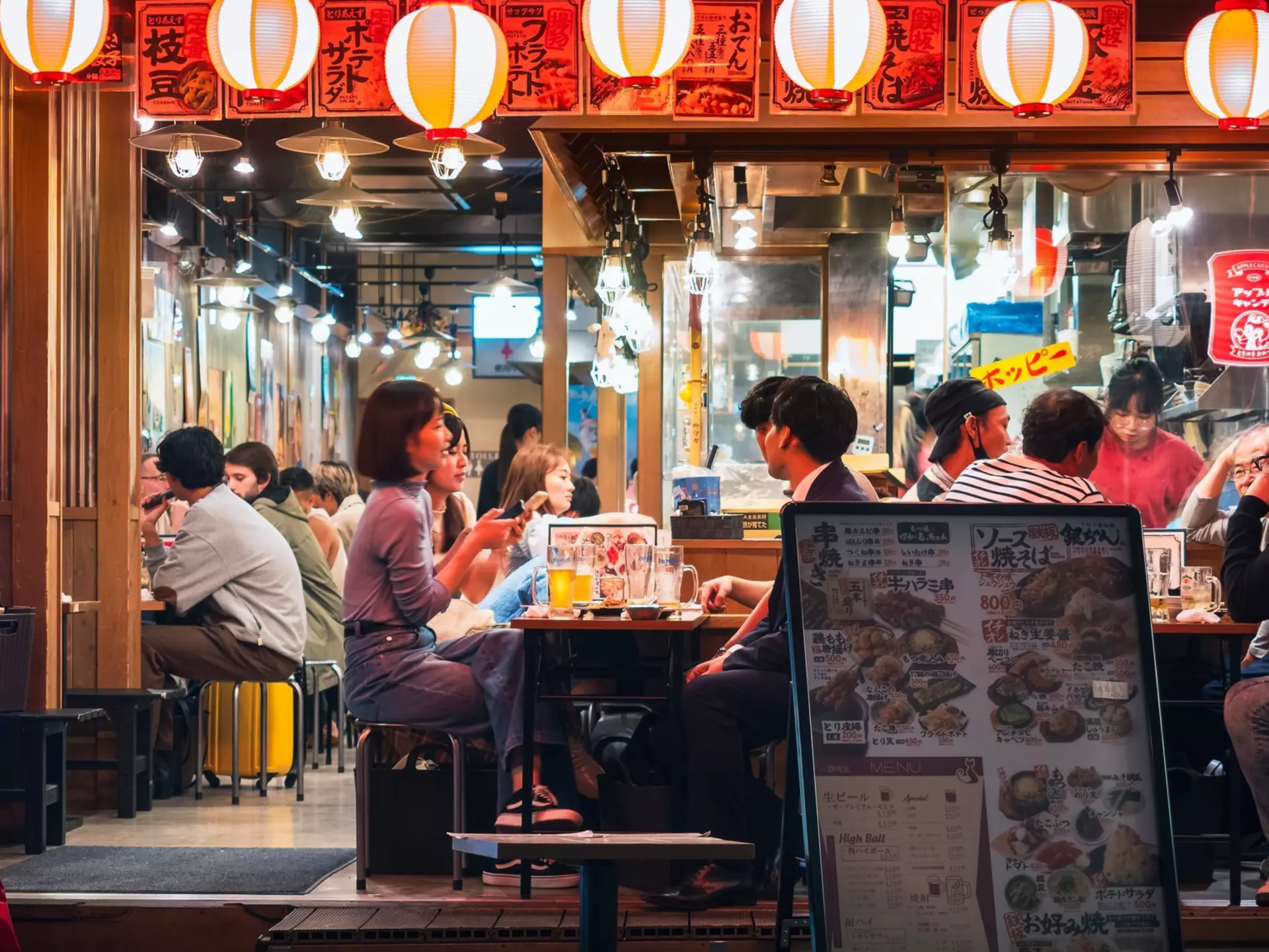 From budget booze to classy cocktails, here are our tips on the best places to drink in Japan's capital. Shutterstock