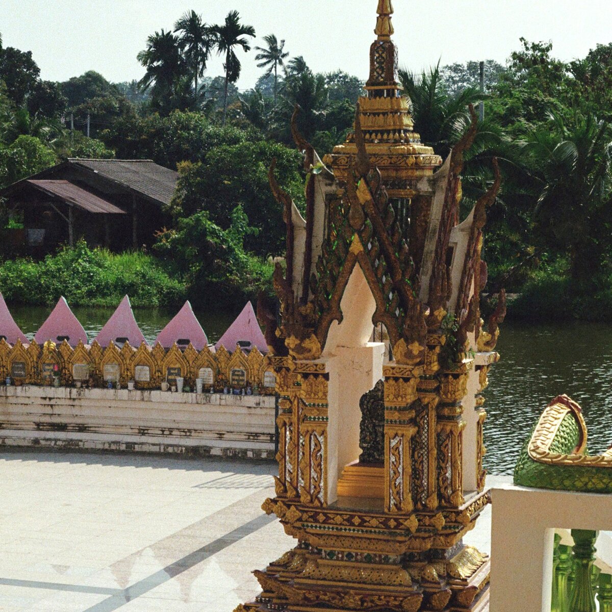 Wat Plai Laem