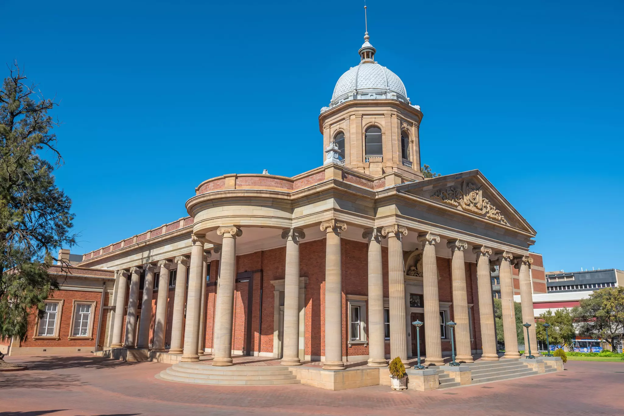 The historical Fourth Raadzaal, seat of Free State Provincial Government was completed in 1892 and is a national monument