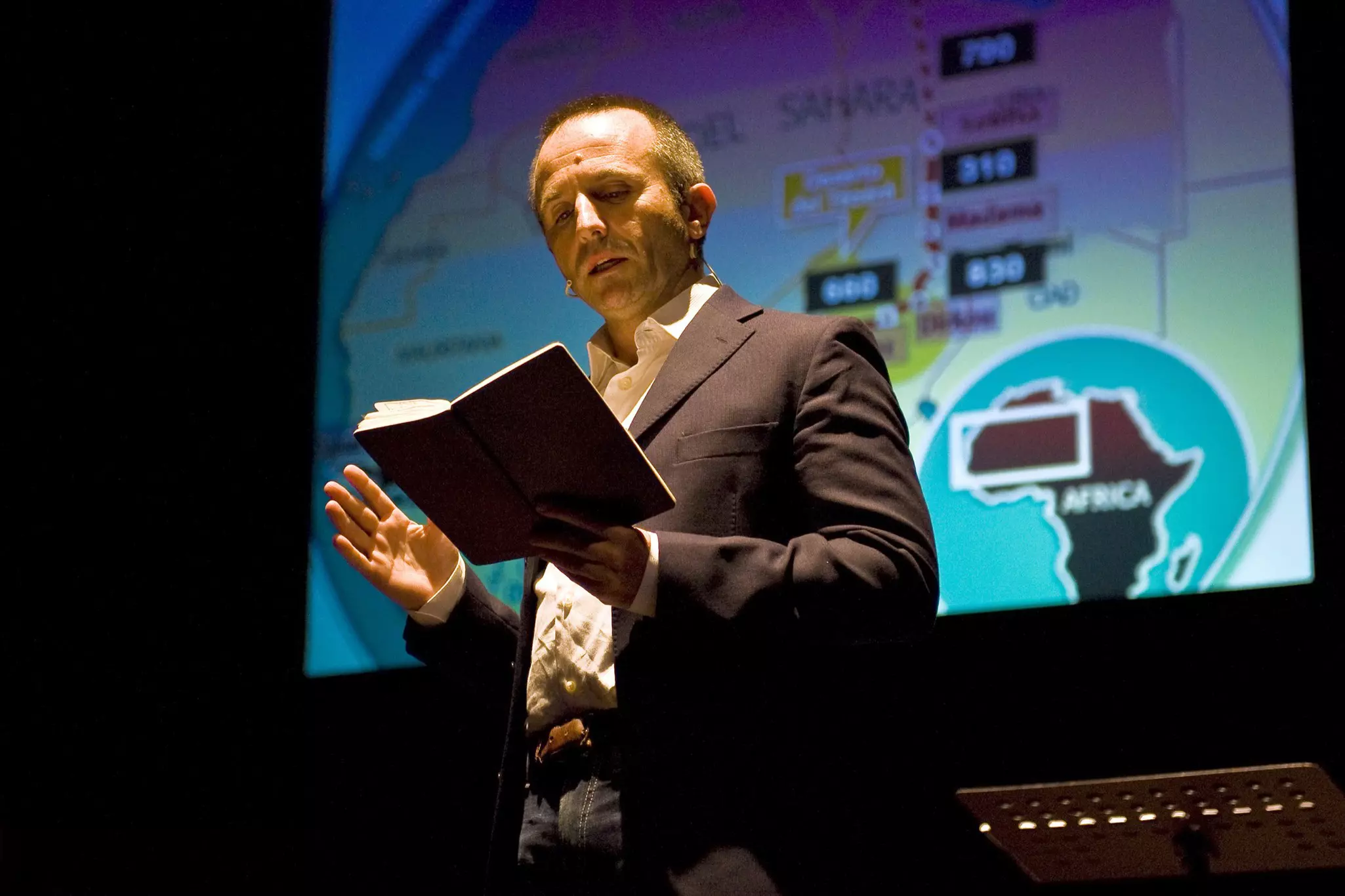Italian journalist and writer Fabrizio Gatti speaks at the International Journalism Festival in Perugia © Getty Images