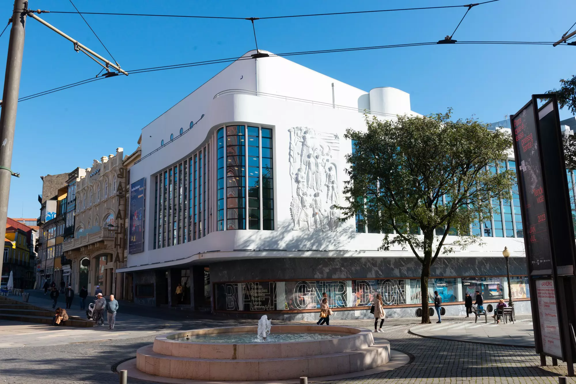 The tour aims to show how architecture can tell the story of the city © Austin Bush