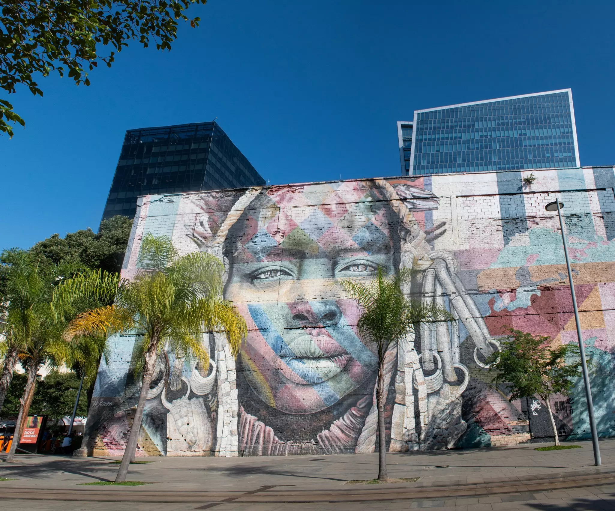 Admire Eduardo Kobra's massive mural in the former port district © Naeblys / Shutterstock