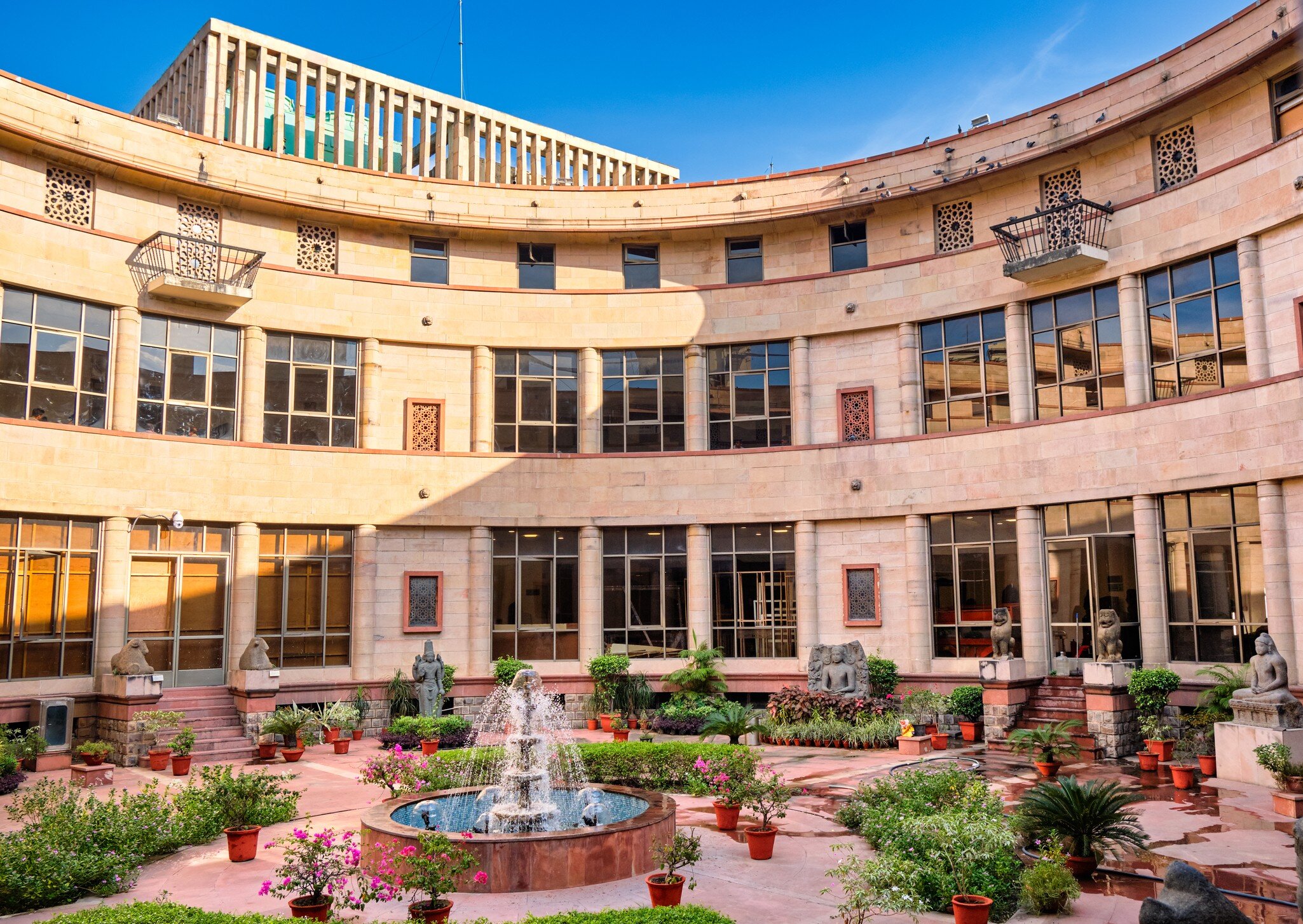  Interior courtyard of the National Museum of India in New Delhi which houses collection of artifacts of 5,000 years of Indian civilization, culture and history.