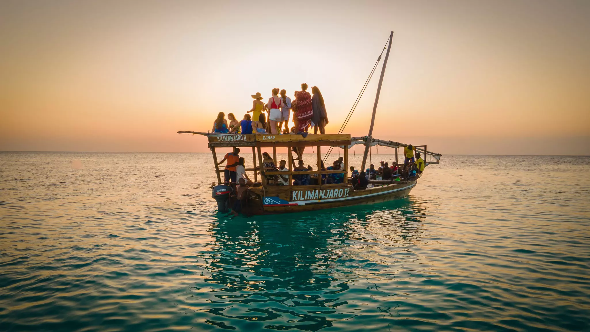 Charter a traditional Dhow around the waters of Zanzibar ©  Kehinde Temitope Odutayo / istock