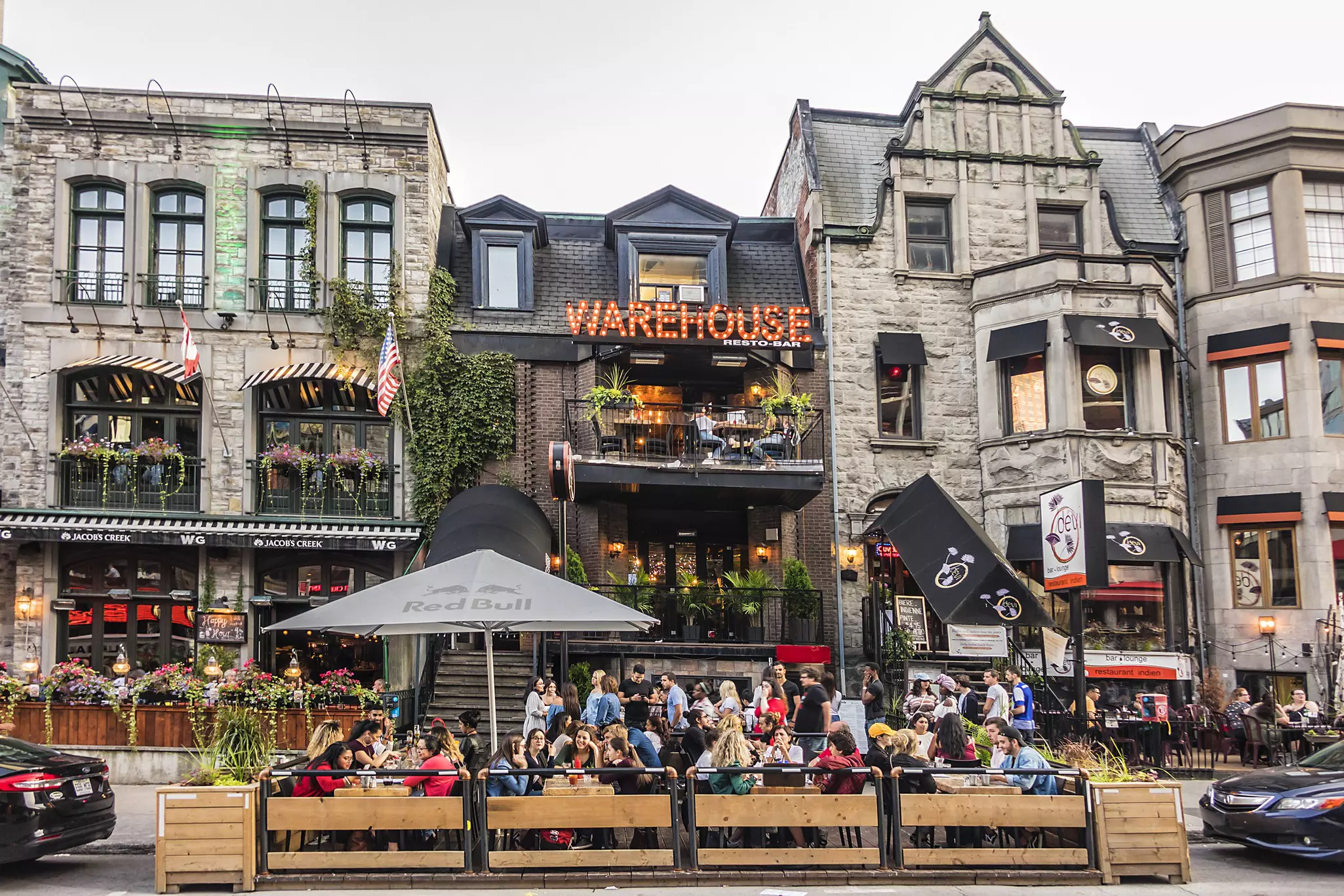 Bars full of people on Crescent Street in downtown Montréal. Kiev.Victor/Shutterstock