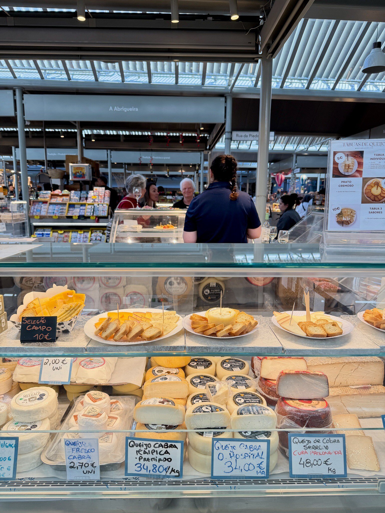 Mercado do Bolhão in Porto, Portugal