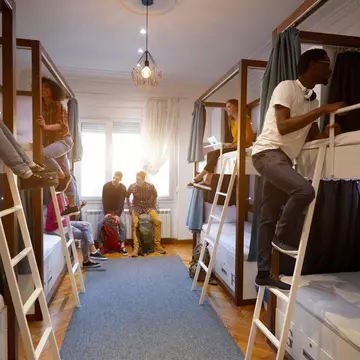 Our experts report highly positive experiences from their stays in mixed-sex hostel dorms © vgajic / Getty Images