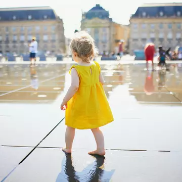 Beautiful Bordeaux is the perfect location for a family vacation © Ekaterina Pokrovsky / Shutterstock