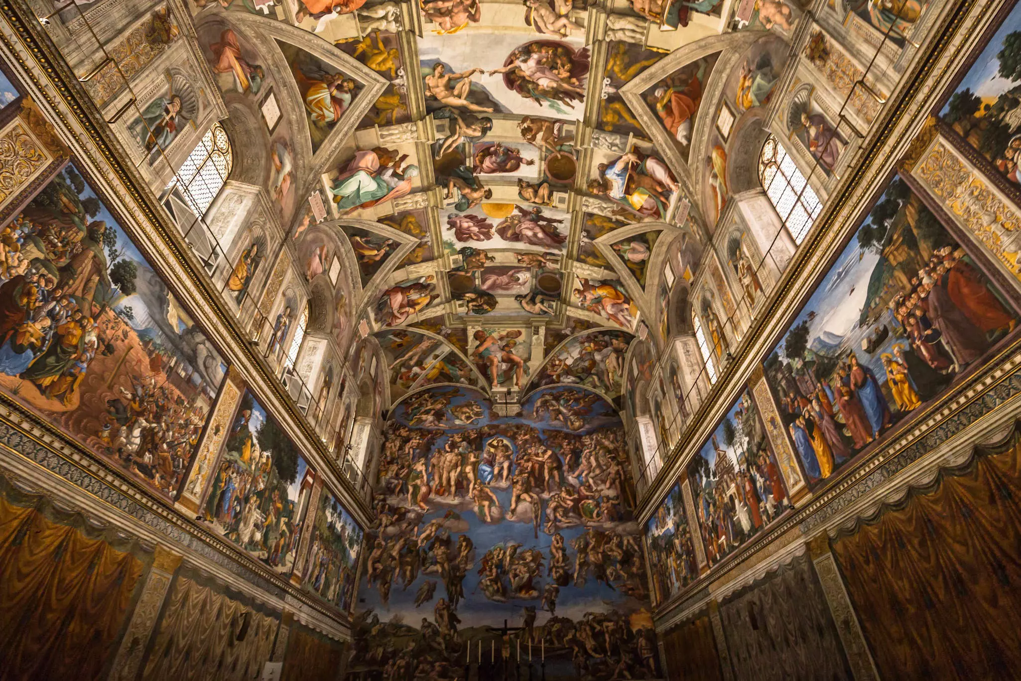 Expect the Guard Corps at the Sistine Chapel to enforce social distancing © RPBaiao / Shutterstock