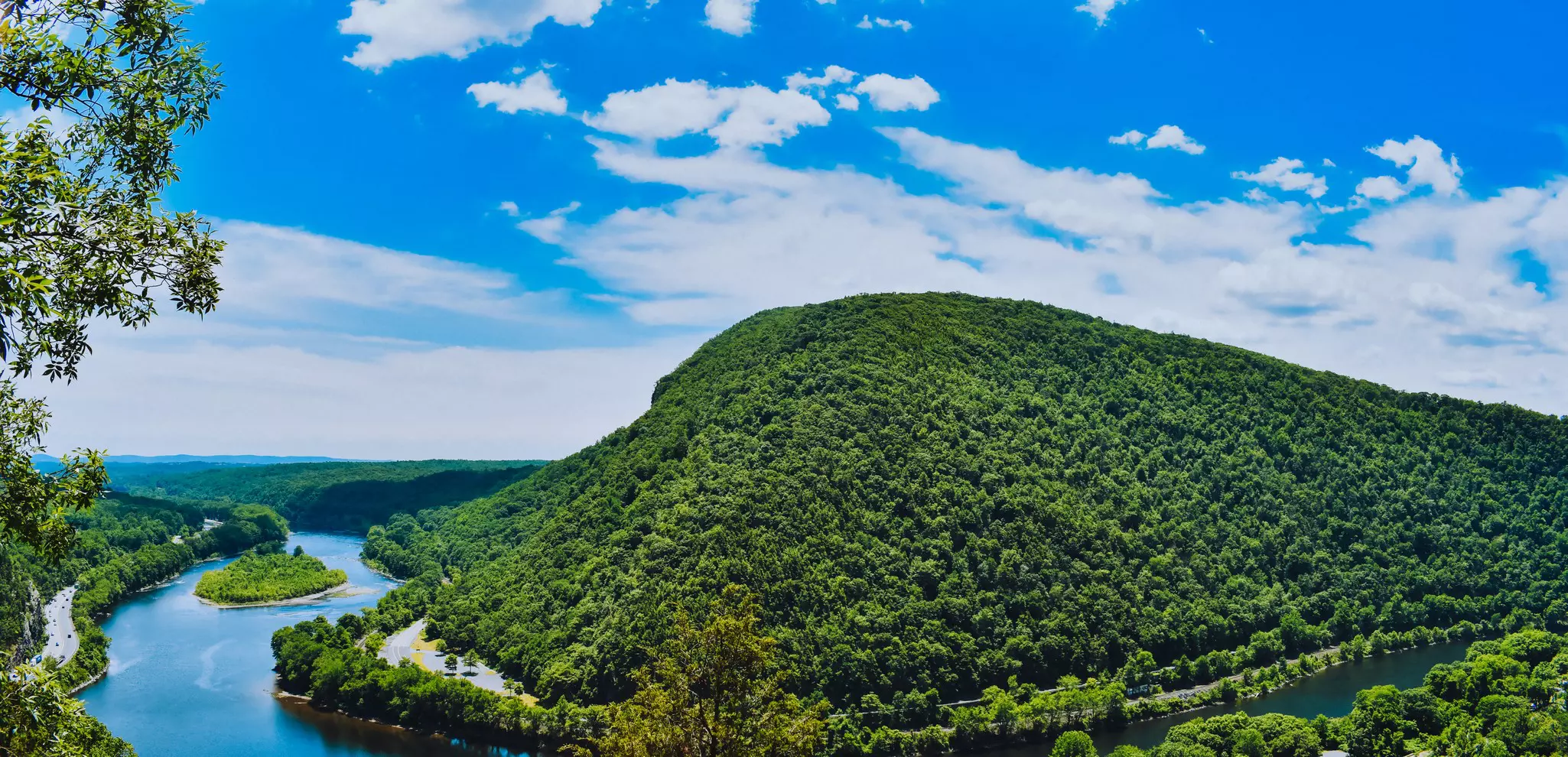 The view from Atop Mount Tammany, Deleware Water Gap