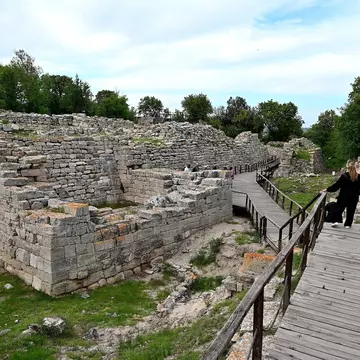 Canakkale, Türkiye - APR 21, 2025:Archaeological Site of Troy in Canakkale, Türkiye , License Type: media, Download Time: 2025-12-09T22:31:57.000Z, User: Norma.PrauseBrewer_LonelyPlanet, Editorial: true, purchase_order: 56530 - Guidebooks, job: Global Publishing WIP, client: Europe 5, other: Norma Brewer