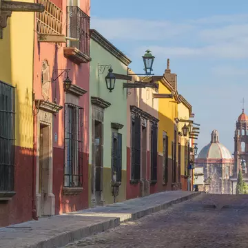 Colorful street scene, Guanajuato, Mexico