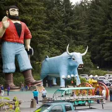 Paul Bunyan and Babe the Blue Ox statues at the Trees of Mystery in Klamath, CA.