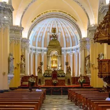 GettyImages-1150625857.jpg
Inside Basilica Cathedral of Arequipa