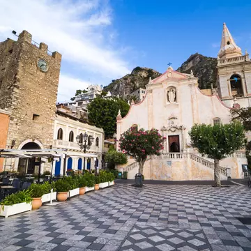Church of St. Joseph at Piazza IX Aprile on Corso Umberto, the main street in Taormina, Sicily, Italy, Europe
